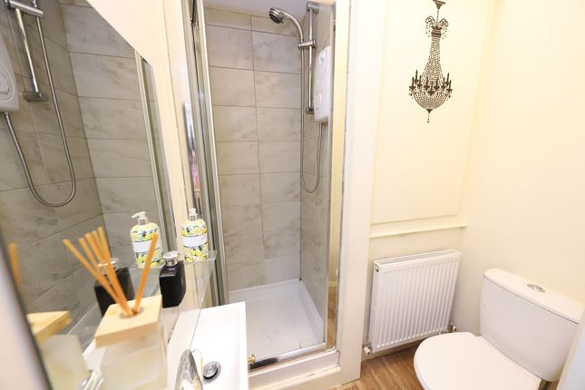 Flat 1, 26 High Street, Aberdare photo 4