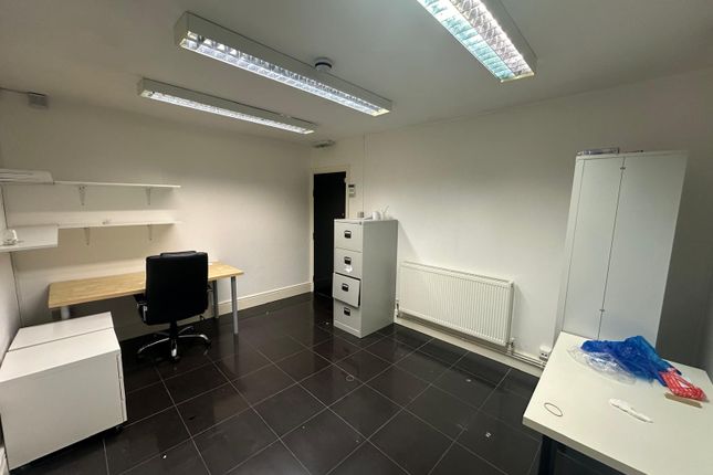 Office to let in Alexandra Road, Enfield
