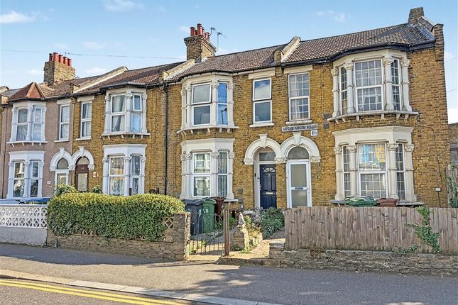 1-bed flat on GFF, 411, Grove Green Road, London, £229,000