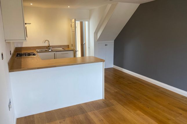 Maisonette to rent in Dunnings Road, East Grinstead