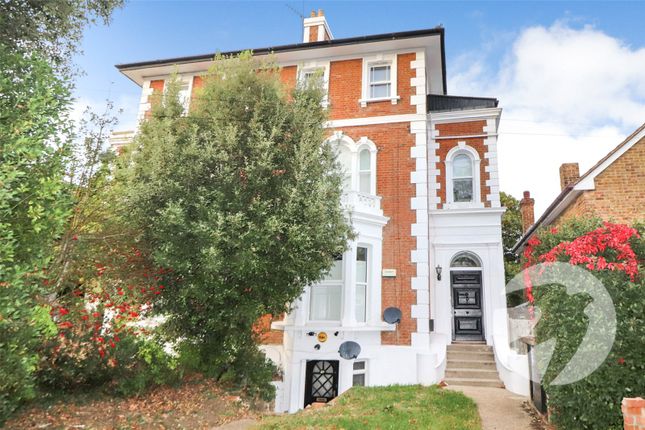 1-bed detached on Park Crescent, Kent, £220,000