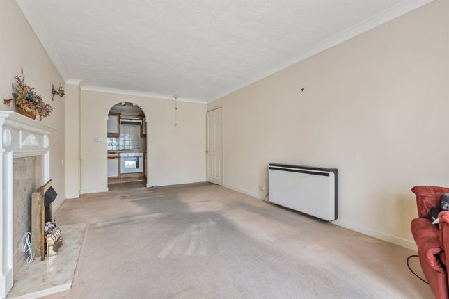 Flat 8, St Elizabeths Court, Mayfield Avenue, London photo 4
