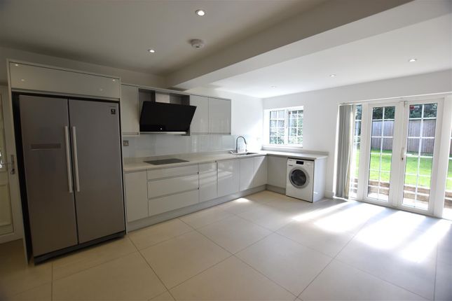 Cumbrae Gardens, Surbiton photo 3