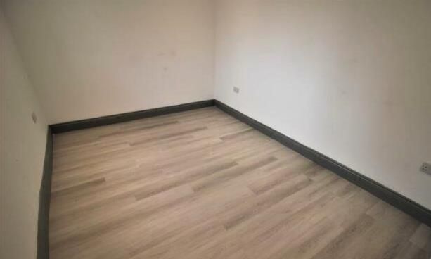 Thumbnail Flat to rent in Crombey Street, Swindon