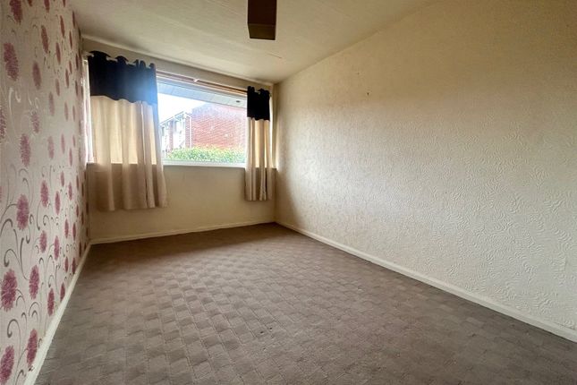 Town house for sale in Beaumont Close, Stanley, Wakefield, West Yorkshire