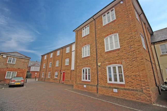 Flat to rent in Great Stour Place, St. Stephens Fields, Canterbury
