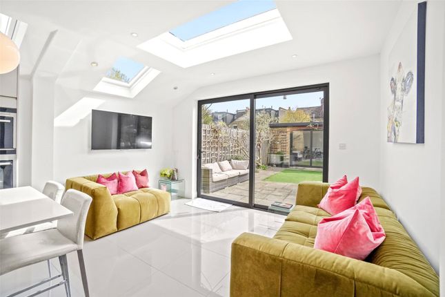 37, Gould Road, Twickenham photo 4