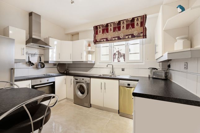 58 Crompton Court, 276, Brompton Road, London photo 4