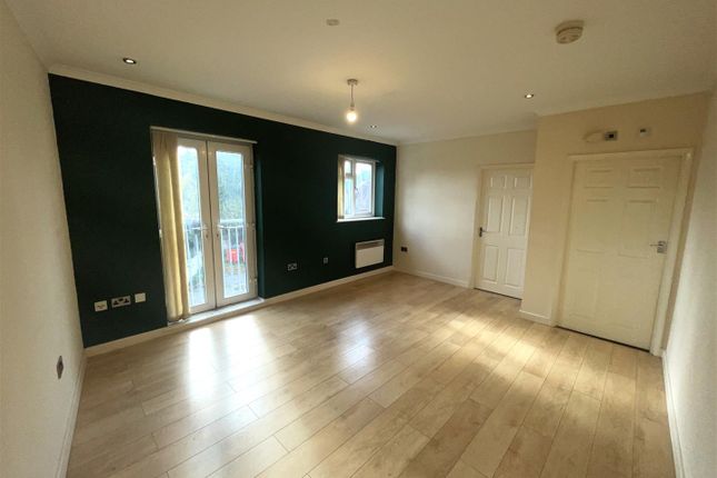 Flat to rent in River Soar Living, Western Road, Leicester