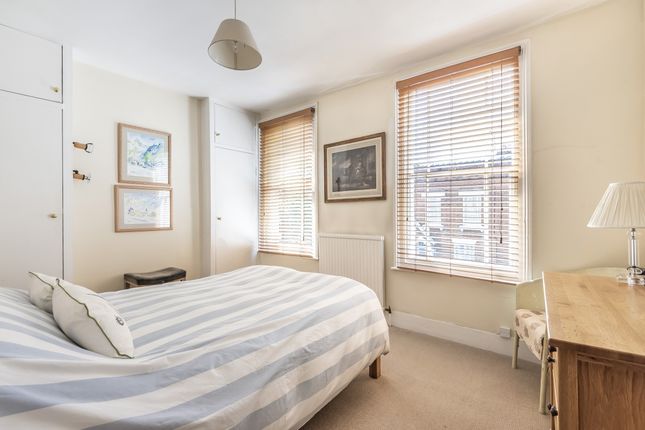 110, Tyneham Road, London photo 3