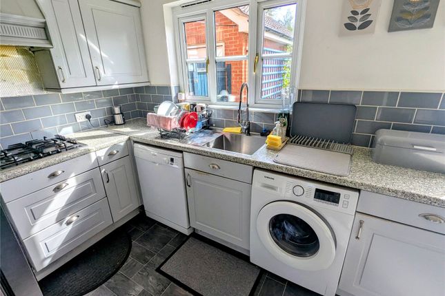 28, Masterson Grove, Ipswich photo 4