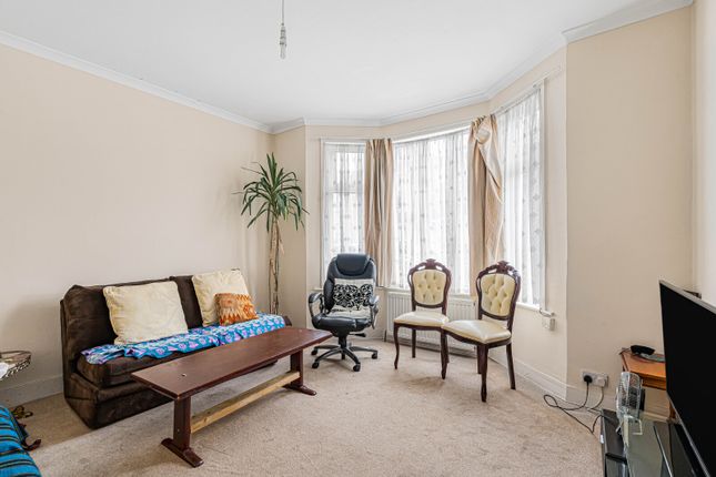 4, Stirling Road, Harrow photo 4