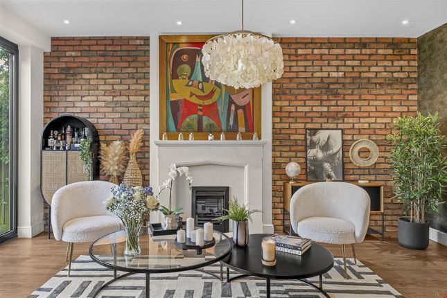 9, Lyndale Avenue, London photo 4