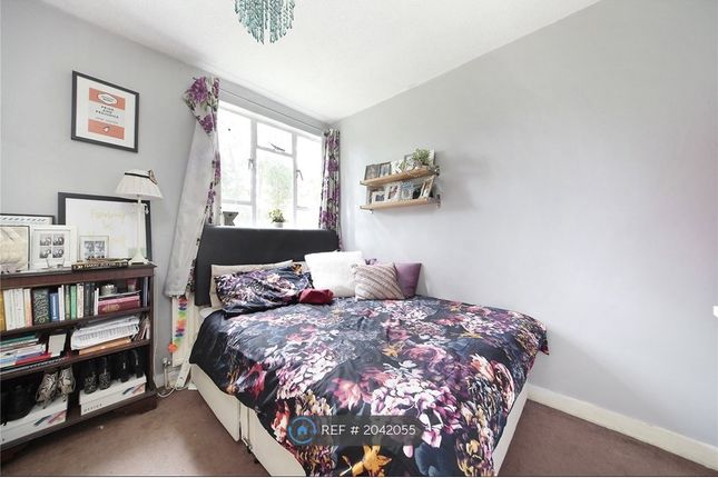 Flat to rent in Clapham, London