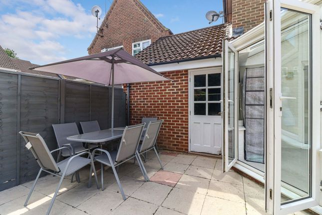 32 Stewart Close, Abbots Langley photo 4