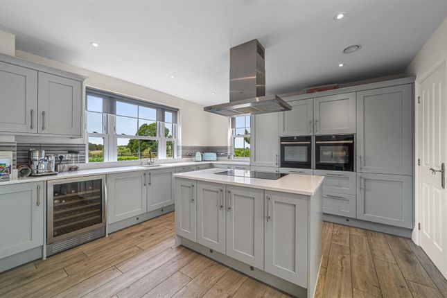 5, Blenheim Walk, Lawford photo 2