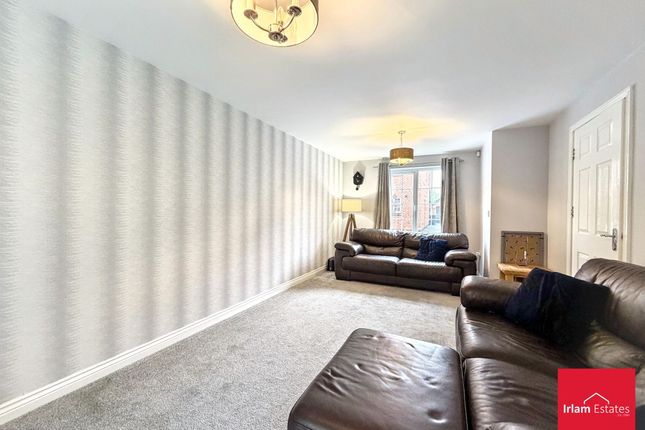 34 Mona Way, Manchester photo 4