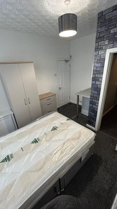 Room 1, 3 Wykeham Street, Liverpool photo 3