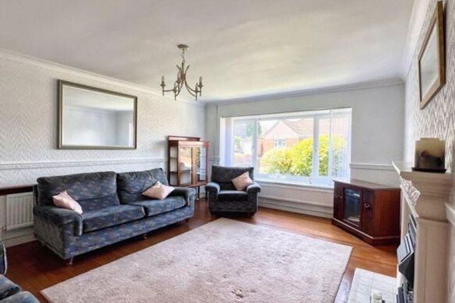 7 Manor Drive, Bridgend photo 2