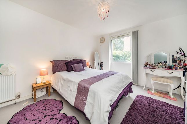 Flat 30, Levett House, Denman Avenue, Southall photo 4