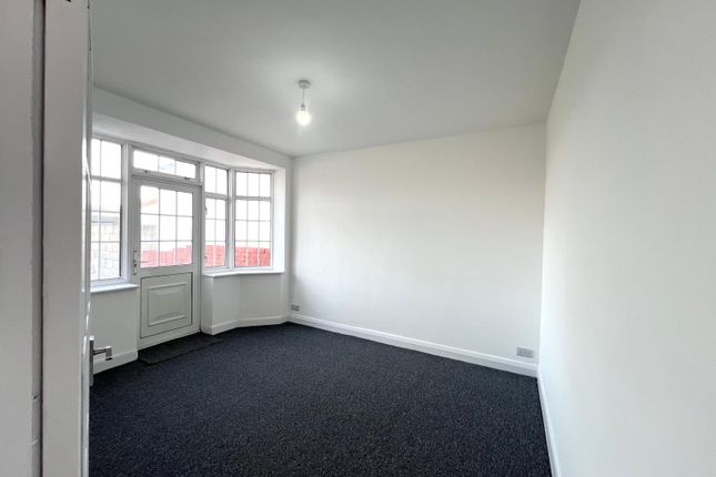 68, Kingsley Avenue, Southall photo 5