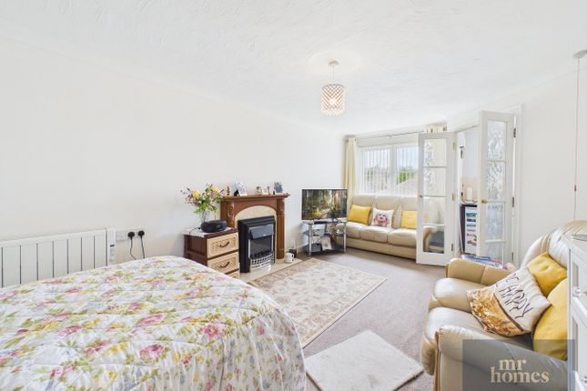 61, Mclay Court St Fagans Road, Cardiff photo 2