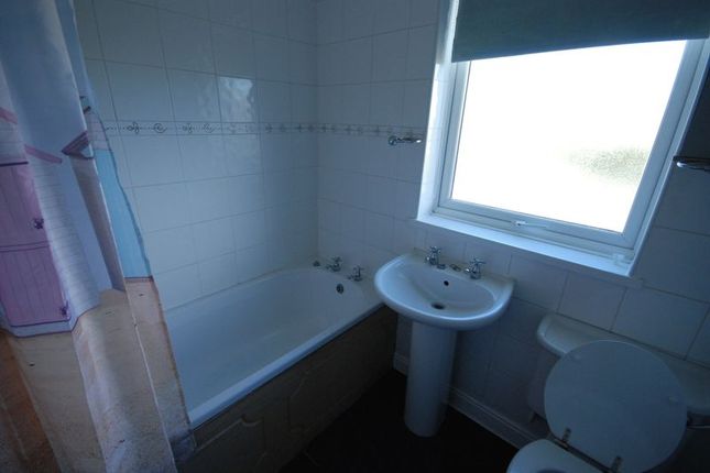 26, Cotswold Drive, Ashington photo 2
