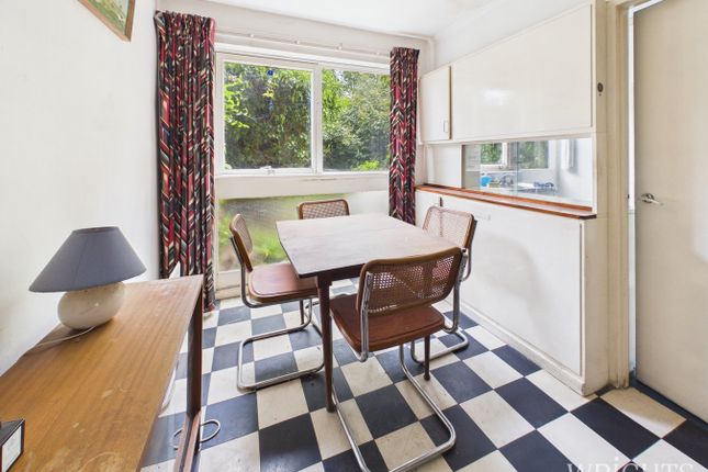 15, Raven Court, Hatfield photo 3