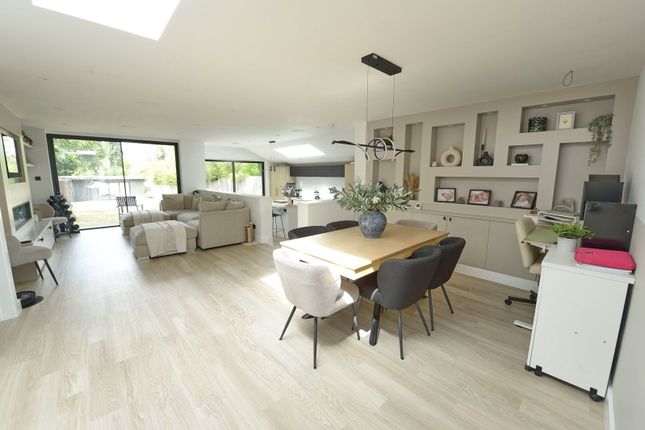 11, Florence Road, Fleet photo 2