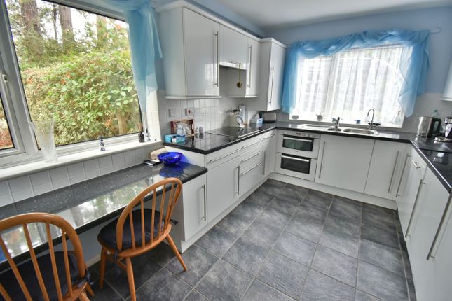 36 Wivenhoe House, Fairways, Ferndown photo 2