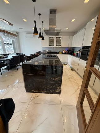 3 Berkhamsted Avenue, Wembley photo 3