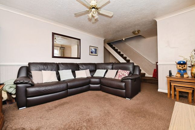 35, The Leas, Essex photo 4
