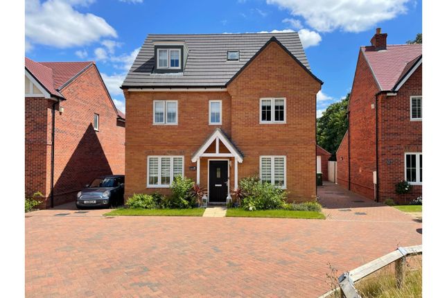Thumbnail Detached house for sale in Oxlip Road, Stansted