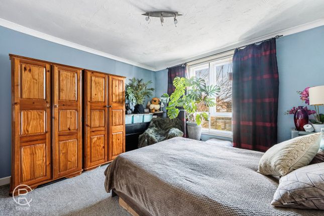 Flat 6, 32, Charles Road, London photo 2
