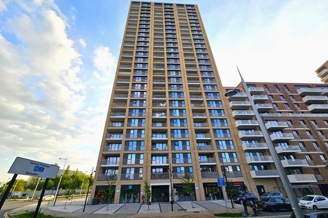 Thumbnail Flat to rent in Baronet House Park Royal, London