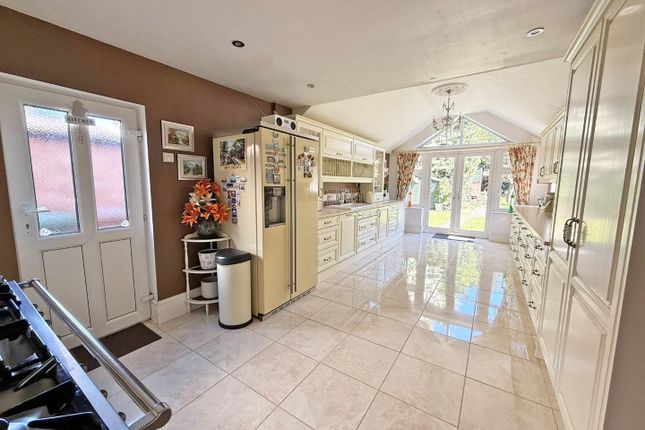 24, Clifford Grove, Ashford photo 4