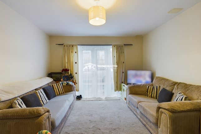 Flat for sale in Great North Way, London