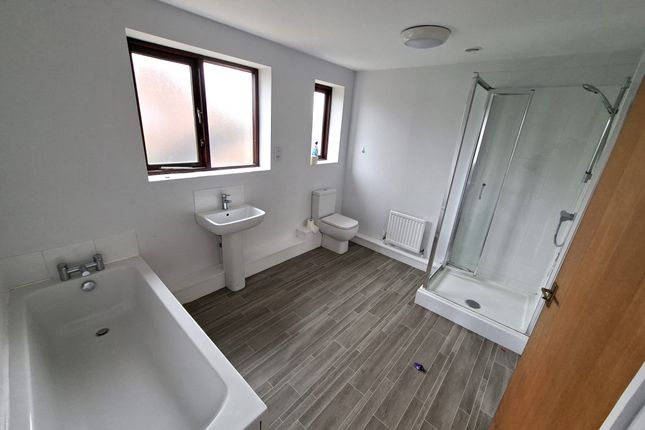 2 , Harcourt Drive, Kingston upon Hull photo 4