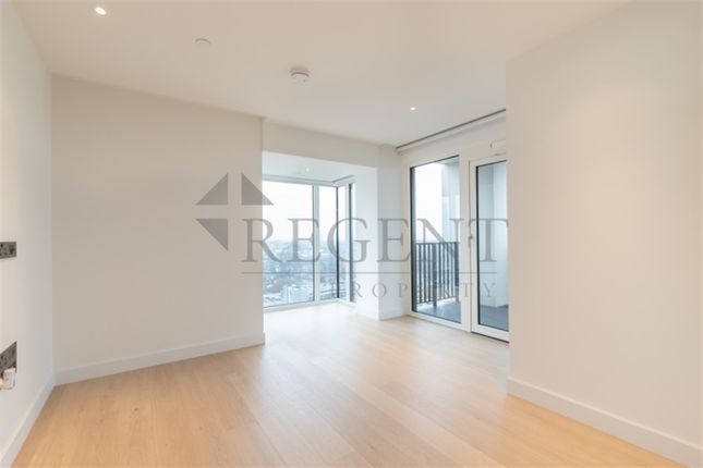 229, Belvedere Row Apartments, Fountain Park Way, London photo 3