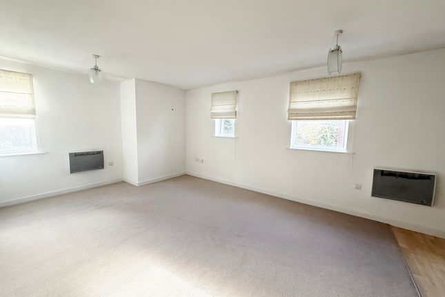 11 Temeraire House, Oysell Gardens, Fareham photo 2