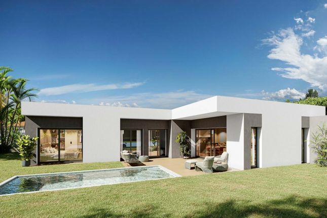 Villa for sale in 2500 Foz Do Arelho, Portugal