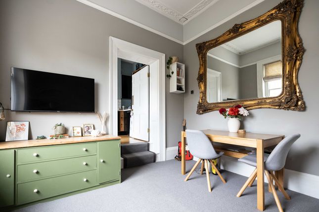Flat 4 Glenure Court, 168, Cirencester Road, Cheltenham photo 3
