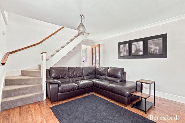 15, Bonningtons, Brentwood photo 4