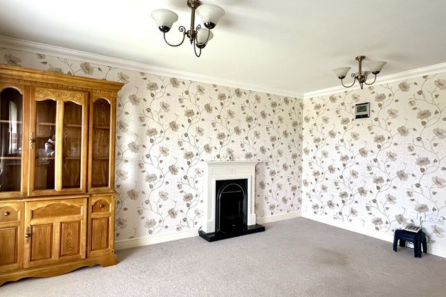 43 Windsor Court, Hoxton Close, Ashford photo 4