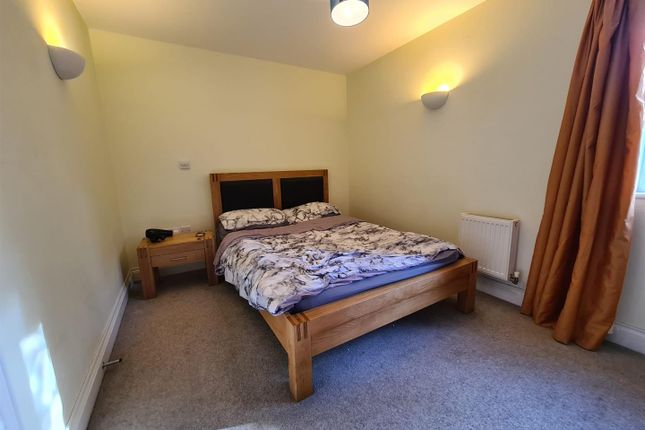 Flat 5, Old Paper Mill, Ditton Walk, Cambridge photo 2
