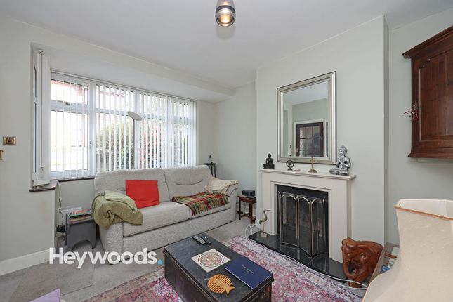 2 Vicarage Crescent, Newcastle photo 2