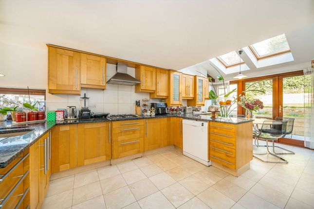 30, Cottenham Park Road, London photo 3