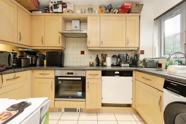 Flat 1, Metropolitan Place, 80, Rickmansworth Road, Watford photo 4
