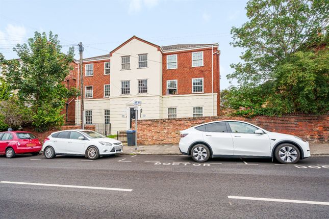 Thumbnail Flat to rent in Seafield Court, Reading