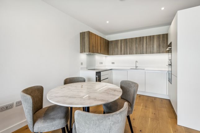 Twickenham Gateway, London Road, London, TW1 photo 3